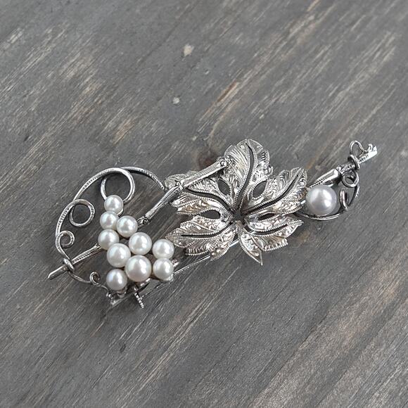 Vintage Sterling Silver Grape Vine Brooch Pearl Etched Leaf Trombone Closure - Picture 1 of 9